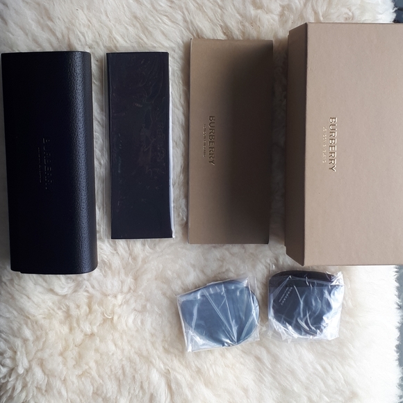 💯Authentic Burberry B 3108 BNIB sunglasses - Picture 12 of 15